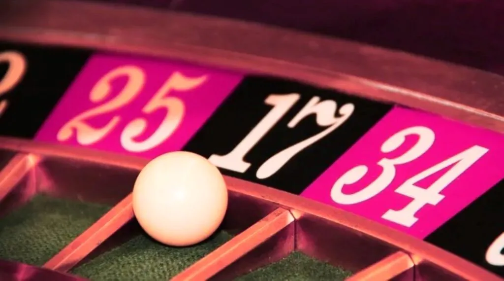 casino roulette ball at 17